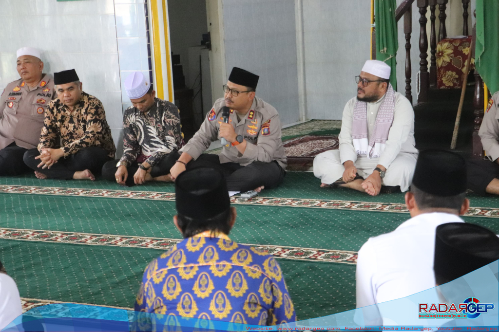 Kapolres Langkat Laksanakan Jumat Curhat di Mesjid Mesjid Raya, Berikan Pesan Kamtibmas